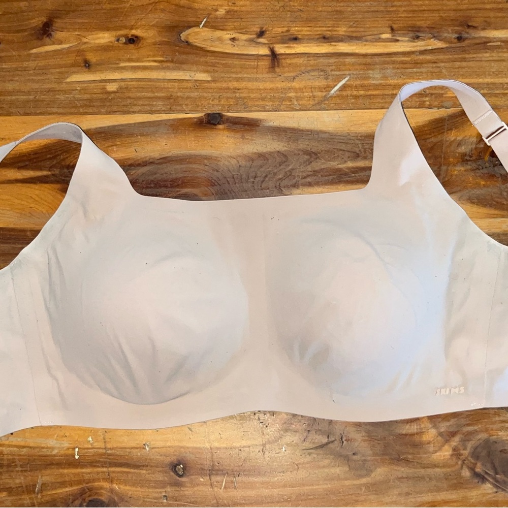 SKIMS “Naked Scoop Bralette”